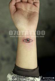 Arm мода алтернативен модел татуировка на очите