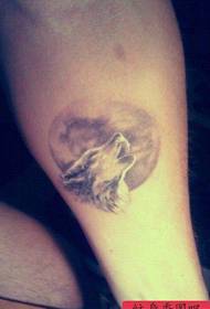 Tetování pažího vlka jsou sdílena tetováním