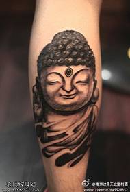 Ang sumbanan sa tattoo sa Arm Buddha