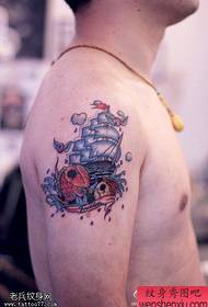 Tatuaxes de peixes de barco Sailing polo show de tatuaxes