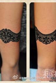 Flickans arm vackra klassiska spets tatuering mönster