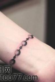 Красивий і модний візерунок татуювання браслет
