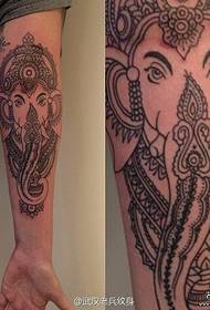 Pertunjukan tato, rekomendasikan lengan seperti tato dewa