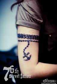 Belleza brazo moda hermosa pulsera tatuaje patrón