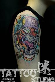 Arm color tiger head tattoos are shared by the best tattoo museum