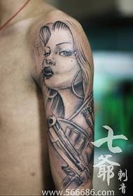 Nanchang Qiye Tattoo Show Picture Tattoo Works: Arm Ilu tätoveeringu muster