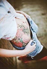 female abdomen pretty Good-looking personality flower tattoo picture