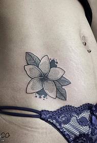 padrão de tatuagem de flor de espinho