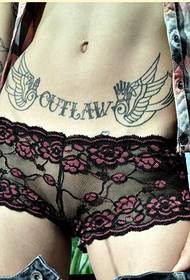 セクシーな女性の腹部見栄えの良いツバメ手紙タトゥーパターン画像