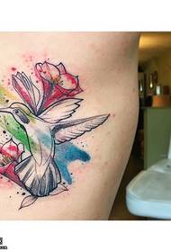 腹部水彩点刺花卉鸟儿纹身图案