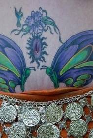 abdomen hermosas flores azules y verdes con patrón de tatuaje de mariposa