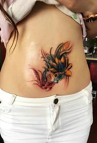 lotos pokrývají tetování břicha štíra