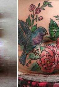Cobrindo cicatrizes, pássaros e flores, tatuagens florais