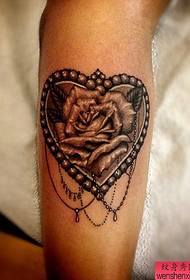 recommandéiert e klengen Aarm Love Rose Tattoo Muster 28162 - e rose Tattoo um Handgelenk