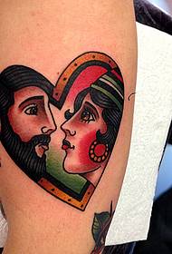 ベテランのタトゥーショーの写真は、愛のキャラクターのタトゥー作品をお勧めします