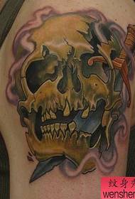 Galeria del tatuatge 520: patró del tatuatge del crani del braç