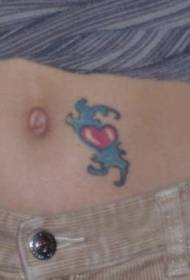sievietes vēdera krāsas sirds tetovējuma raksts