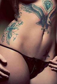 Tatuaje de Águila de Ventre de beleza sexy