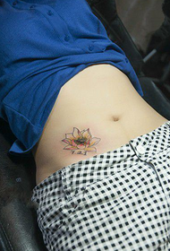 mage frisk liten lotus midje tatoveringsmønster