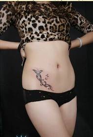 時尚美麗的腹部腹部蝴蝶藤紋身圖案圖片