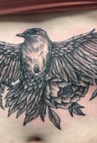 tatuaż dziewczyny brzuch kwiaty brzucha i zdjęcia tatuażu ptaka