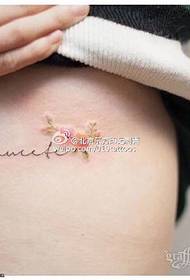 brucho čerstvý kvetinový vzor tetovania