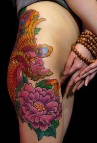 Underbar färg tatuering skönhet höft färg Phoenix pion tatuering mönster