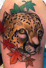 hip festett juharlevél és leopárd tetoválás tetoválás minta
