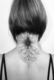 djevojka vrat crni kreativni uzorak tetovaža nakita