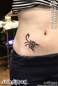 populārs skaista skaistuma vēdera totem skorpiona tetovējuma modelis