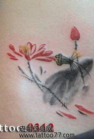 skönhet magen bläck målning koi lotus tatuering mönster