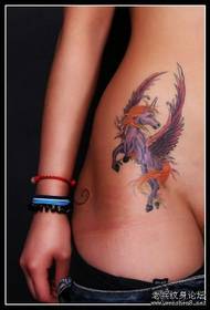 美女腹部彩色独角兽翅膀纹身图案