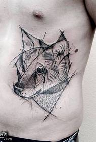 imagem de tatuagem de cabeça de lobo de linha abdominal