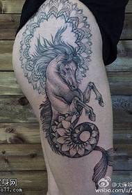 modello classico del tatuaggio del totem del cavallo di van Gogh