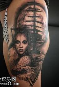 corak tattoo kecantikan pelayaran pinggul