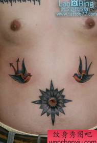 Břišní tetování vzor: břicho barva malý vlaštovka tetování vzor
