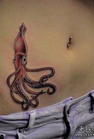 uzuri tumbo muundo mdogo wa tattoo ya squid
