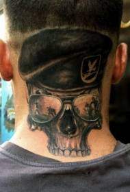 गर्दन यथार्थवादी काले राख सैनिक खोपड़ी और धूप का चश्मा टोपी टैटू पैटर्न