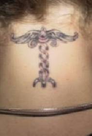 Patró de tatuatge de símbol d’ales negre al coll