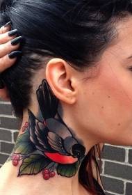 dekoltea na vratu i uzorak tetovaže crvene bobice
