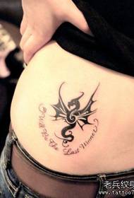 tyttö vatsa totem lohikäärme ja kirje tatuointi malli
