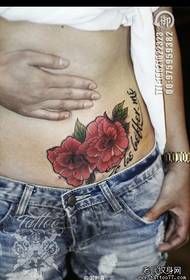 女性腹部彩色玫瑰花纹身图片