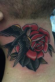 vrat stara školska lastavica i uzorak tetovaže ruža
