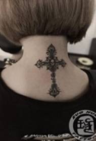 Tikėjimas kryžiaus kaklo tatuiruotė