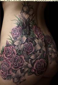 persoanlike moade hipkleur rose bloem tattoo patroanfoto