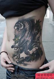 bellezza modello di tatuaggio di tigre di panza di bellezza