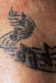 слика црне ноте тетоваже на врату