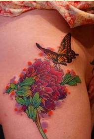 skoonheid boude mooi pioen vlinder tatoeëring
