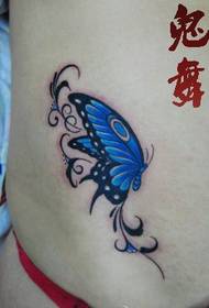 brzuszek dziewczyny przystojny tatuaż kolorowy wzór motyla