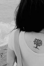 girly back pure tree tattoo figure